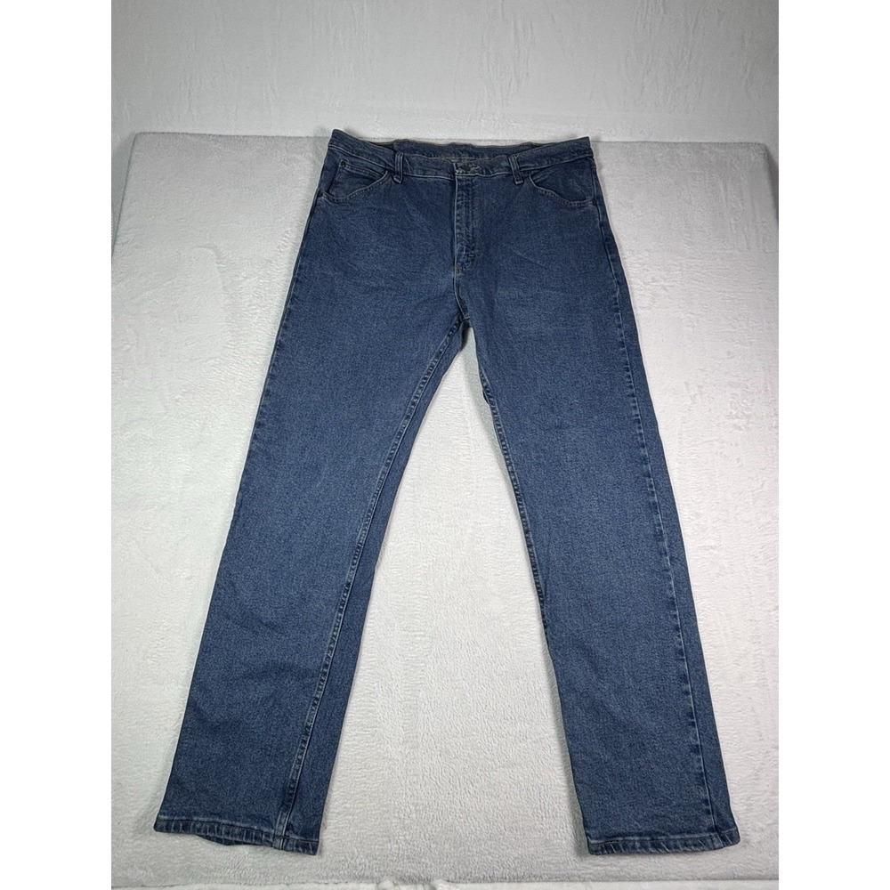 Wrangler Jeans Mens 38X32 Premium Quality Regular Fit Medium Wash Blue Straight